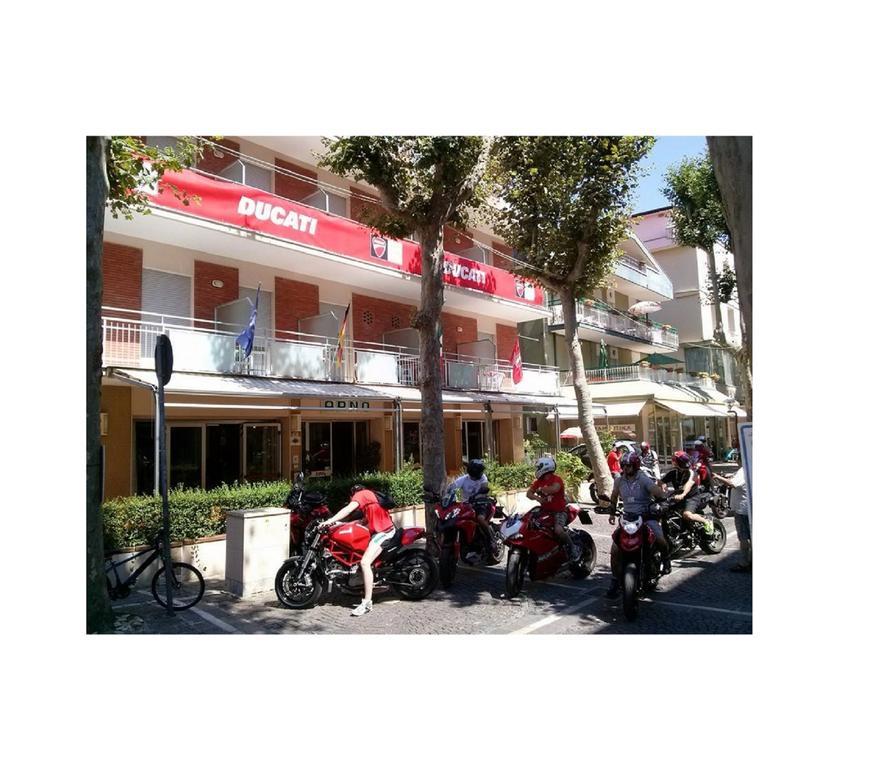 Hotel Arno 미사노아드리아티코 외부 사진