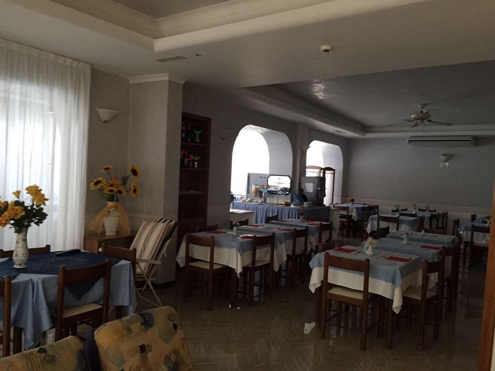 Hotel Arno 미사노아드리아티코 외부 사진