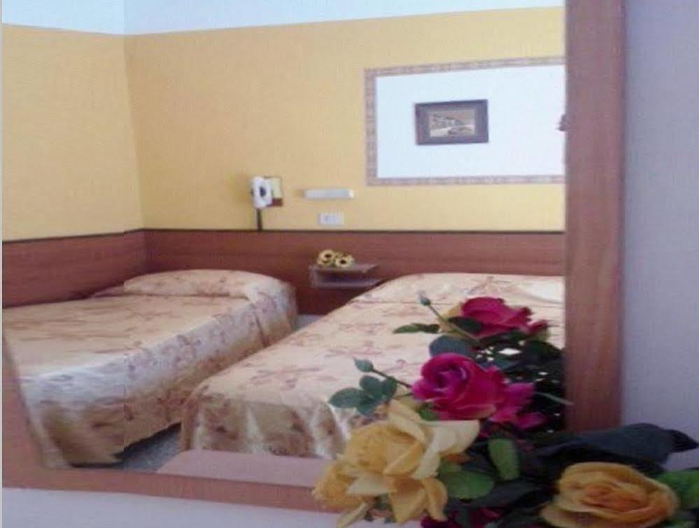 Hotel Arno 미사노아드리아티코 외부 사진