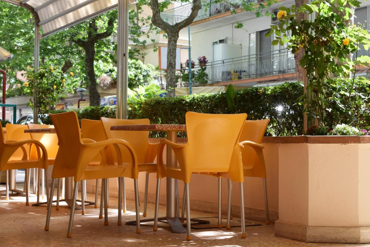 Hotel Arno 미사노아드리아티코 외부 사진